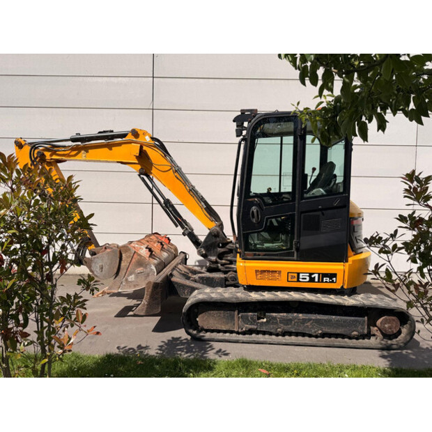 2020 جيه سي بي 51R-1-47682219