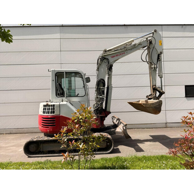 2016 TAKEUCHI TB135-47682262