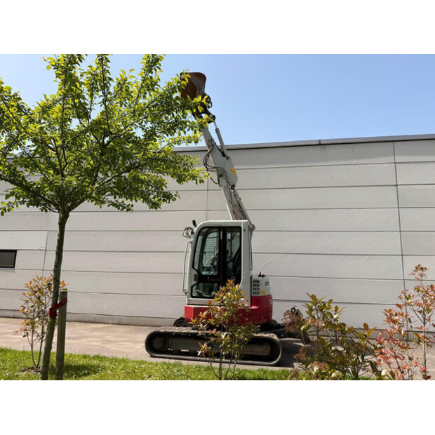 2016 TAKEUCHI TB135-47682270