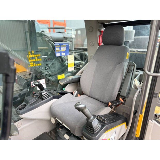 2023 Volvo EC300EL-47687342