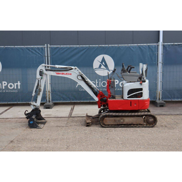 2016 TAKEUCHI TB210R-47694636