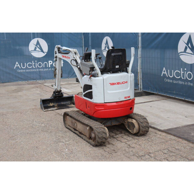 2016 TAKEUCHI TB210R-47694638