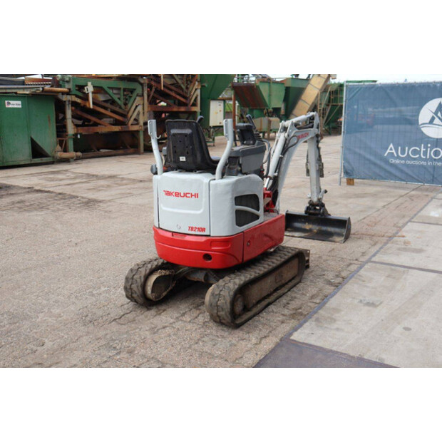 2016 TAKEUCHI TB210R-47694640