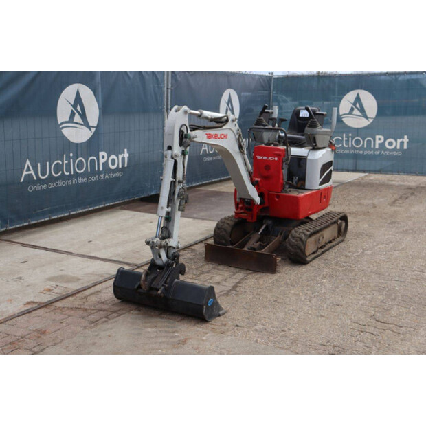 2016 TAKEUCHI TB210R-47694643