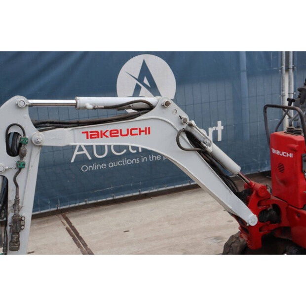 2016 TAKEUCHI TB210R-47694646