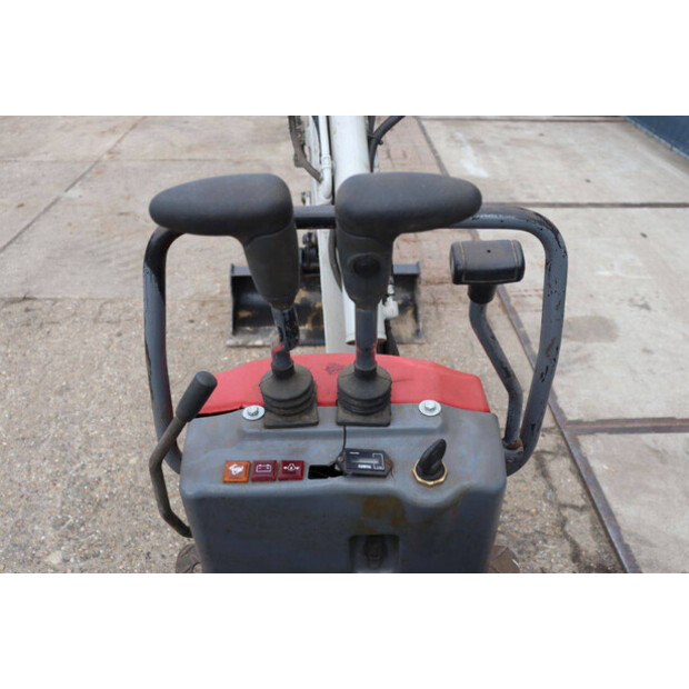 2016 TAKEUCHI TB210R-47694663