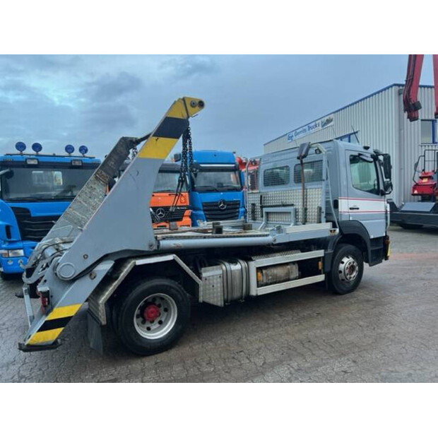 2016 Mercedes-Benz 1327-47696106