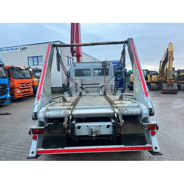 2016 Mercedes-Benz 1327-47696107
