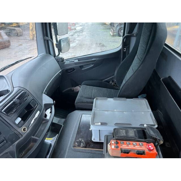 2016 Mercedes-Benz 1327-47696115