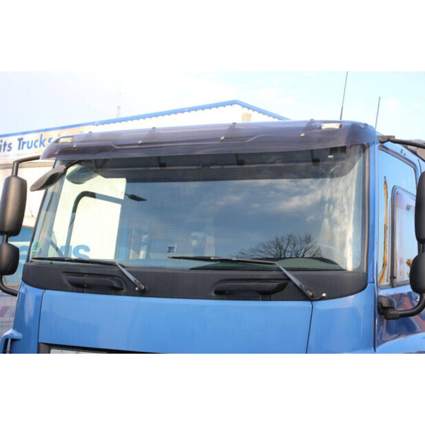 2015 داف CF EURO 6-47696174