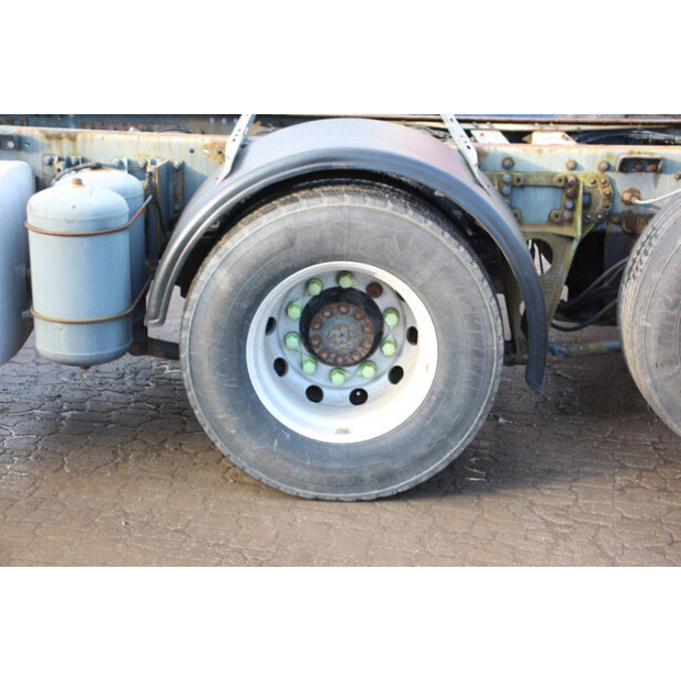 2015 داف CF EURO 6-47696180