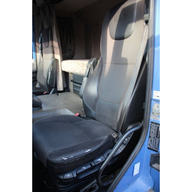 2015 داف CF EURO 6-47696192