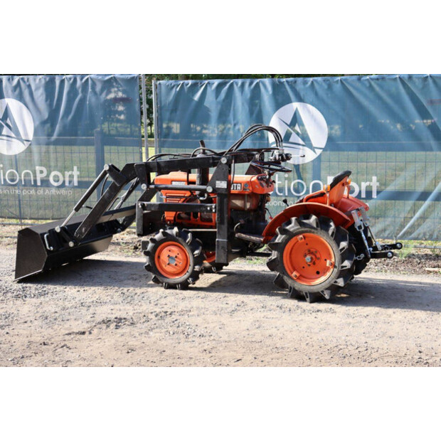 KUBOTA B7001-47696874