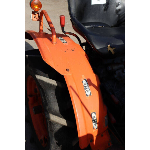 KUBOTA B7001-47696913