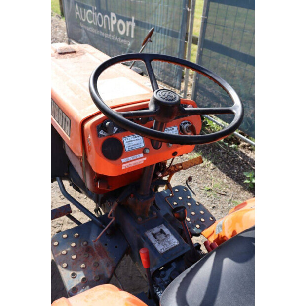 KUBOTA B7001-47697161