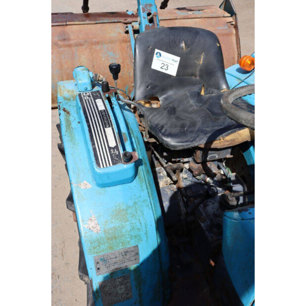 ميتسوبيشي D1450-47697697