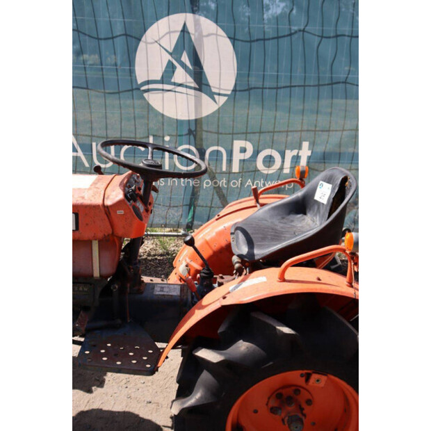 KUBOTA B7001-47697764