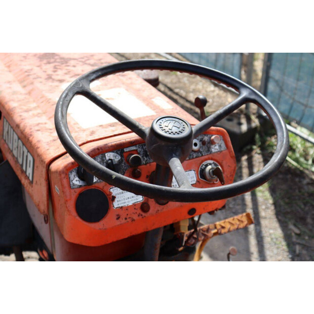 KUBOTA B7001-47697767