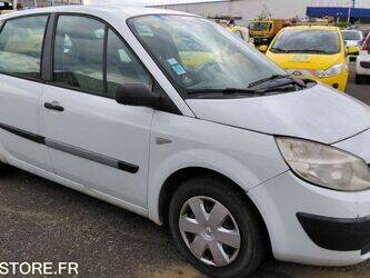 2003-renault-megane-1460904-47711685