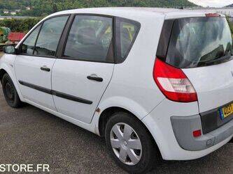 2003-renault-megane-1460904-47711686