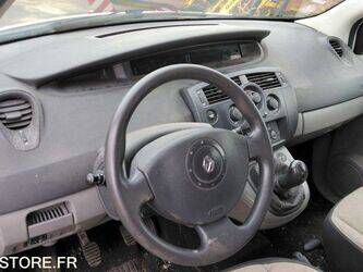 2003-renault-megane-1460904-47711687