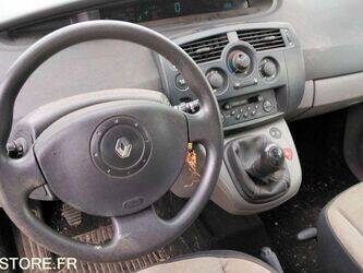 2003-renault-megane-1460904-47711688