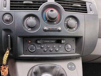 2003-renault-megane-1460904-47711689