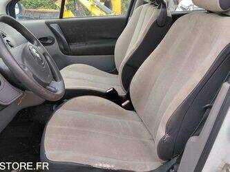 2003-renault-megane-1460904-47711696