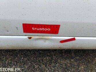 2003-renault-megane-1460904-47711699