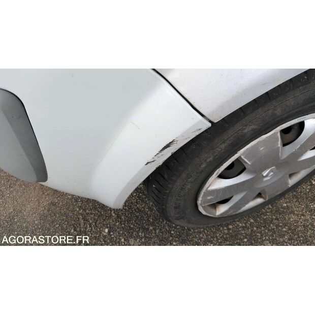 2003 Renault Megane-47711706