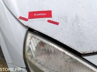2003-renault-megane-1460904-47711710