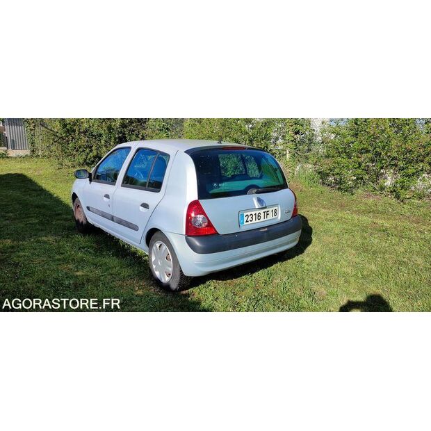 2004 Renault Clio-47711934