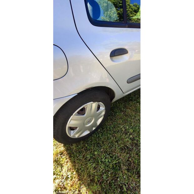 2004 Renault Clio-47711935