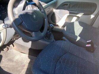 2004-renault-clio-1460911-47711936