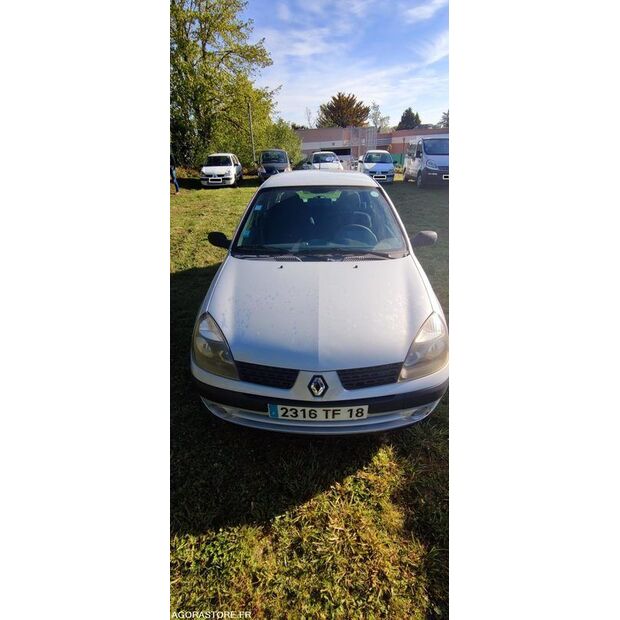 2004 Renault Clio-47711937