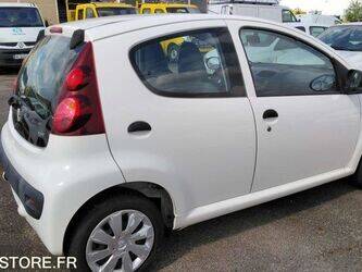 2013-peugeot-107-1460912-47711962