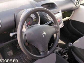2013-peugeot-107-1460912-47711965