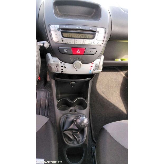 2013 Peugeot 107-47711968