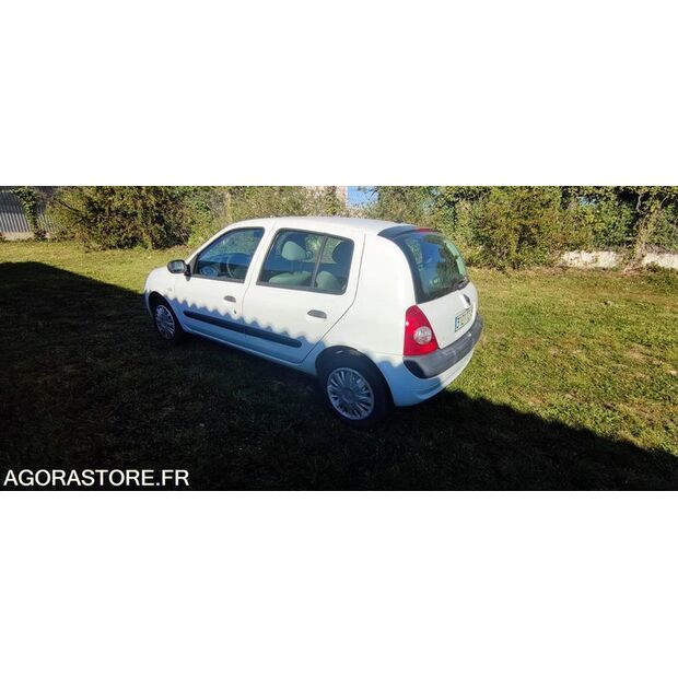 2005 رينو Clio-47712032