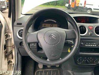 2010-citroen-c3-1460918-47712121