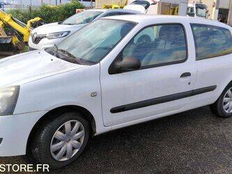 2006-renault-clio-1460919-47712183