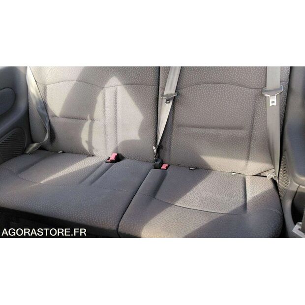 2006 Renault Clio-47712186