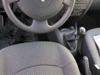 2006-renault-clio-1460919-47712188