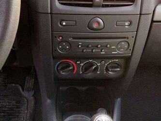 2006-renault-clio-1460919-47712195