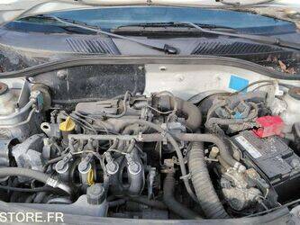 2006-renault-clio-1460919-47712196