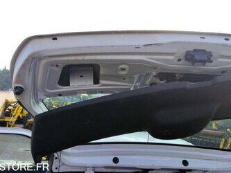 2006-renault-clio-1460919-47712198