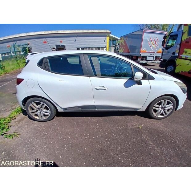 2016 Renault Clio-47712283