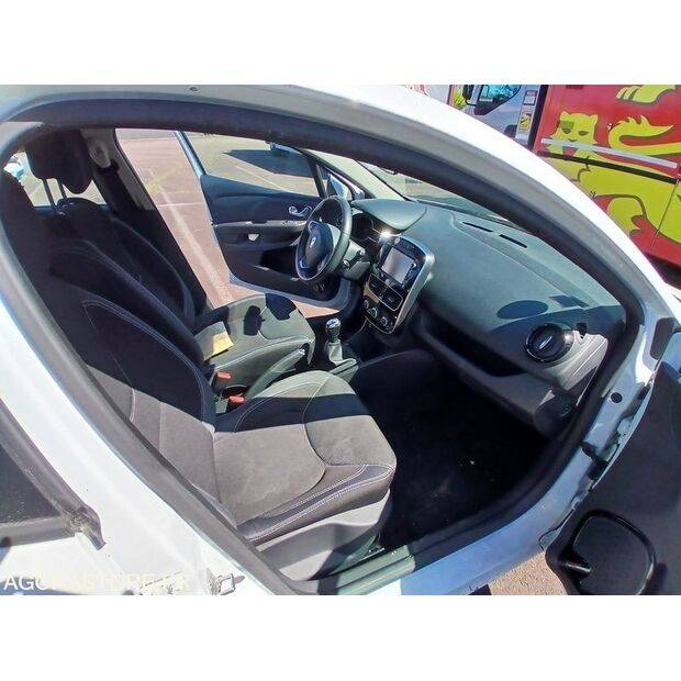 2016 Renault Clio-47712284