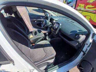 2016-renault-clio-1460922-47712284