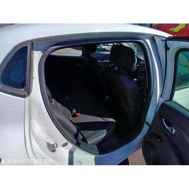 2016 Renault Clio-47712285